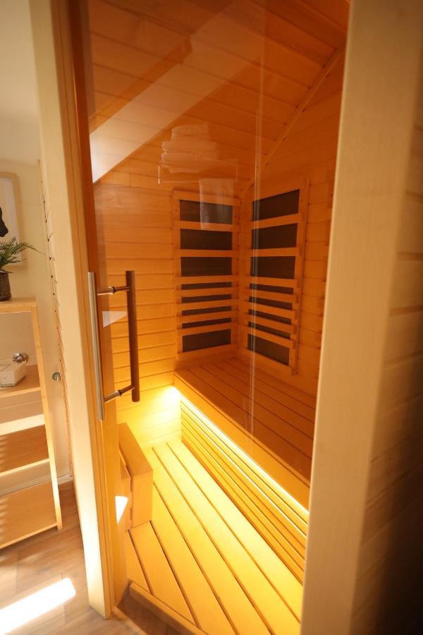 Royal Wellness And Spa Ruma Exterior foto